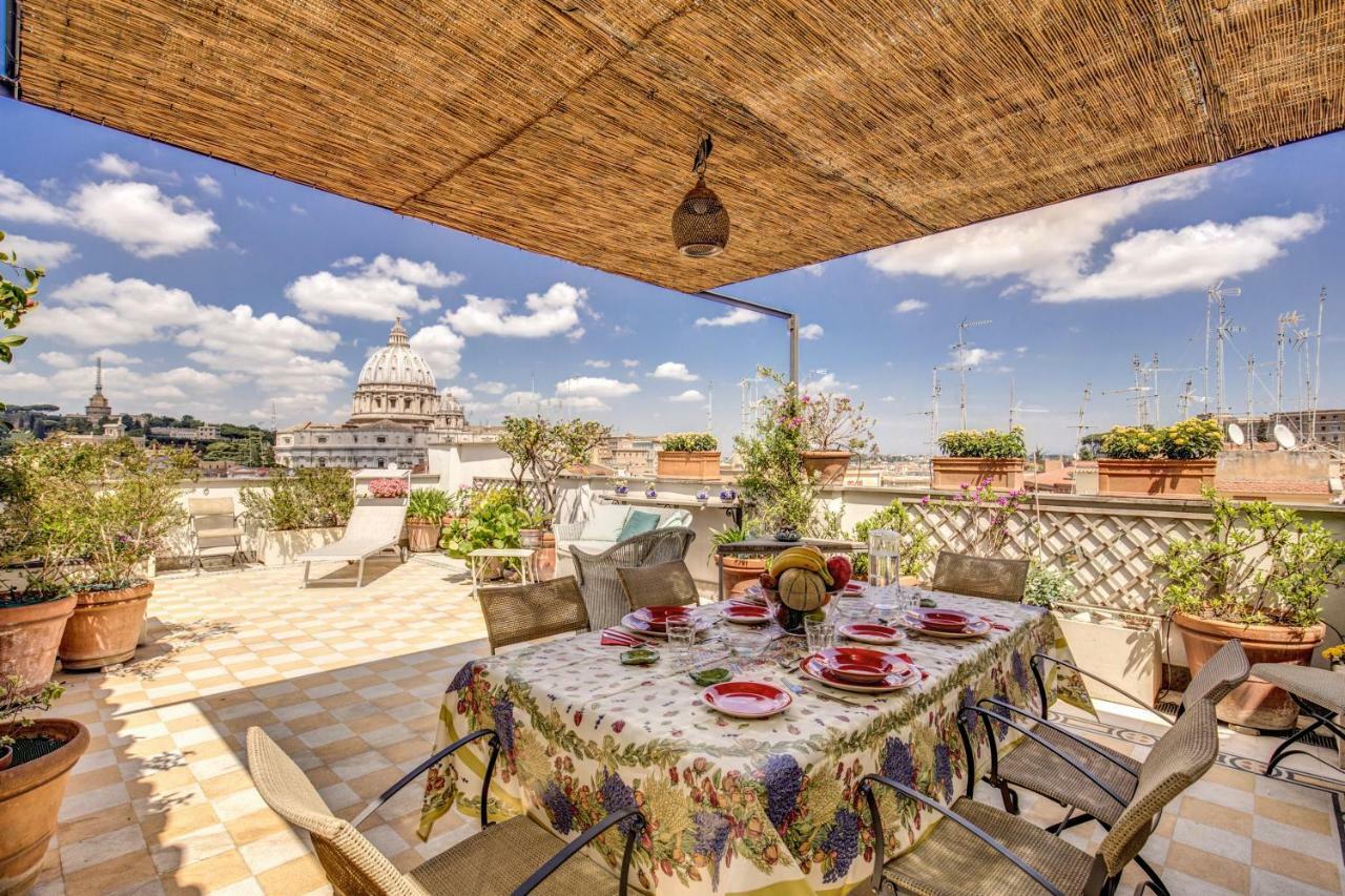 Attic With Terrace Overlooking St Peters Basilica Roma Ngoại thất bức ảnh